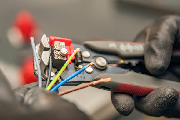 Best Electrical Installation Contractor  in Long Grove, IA